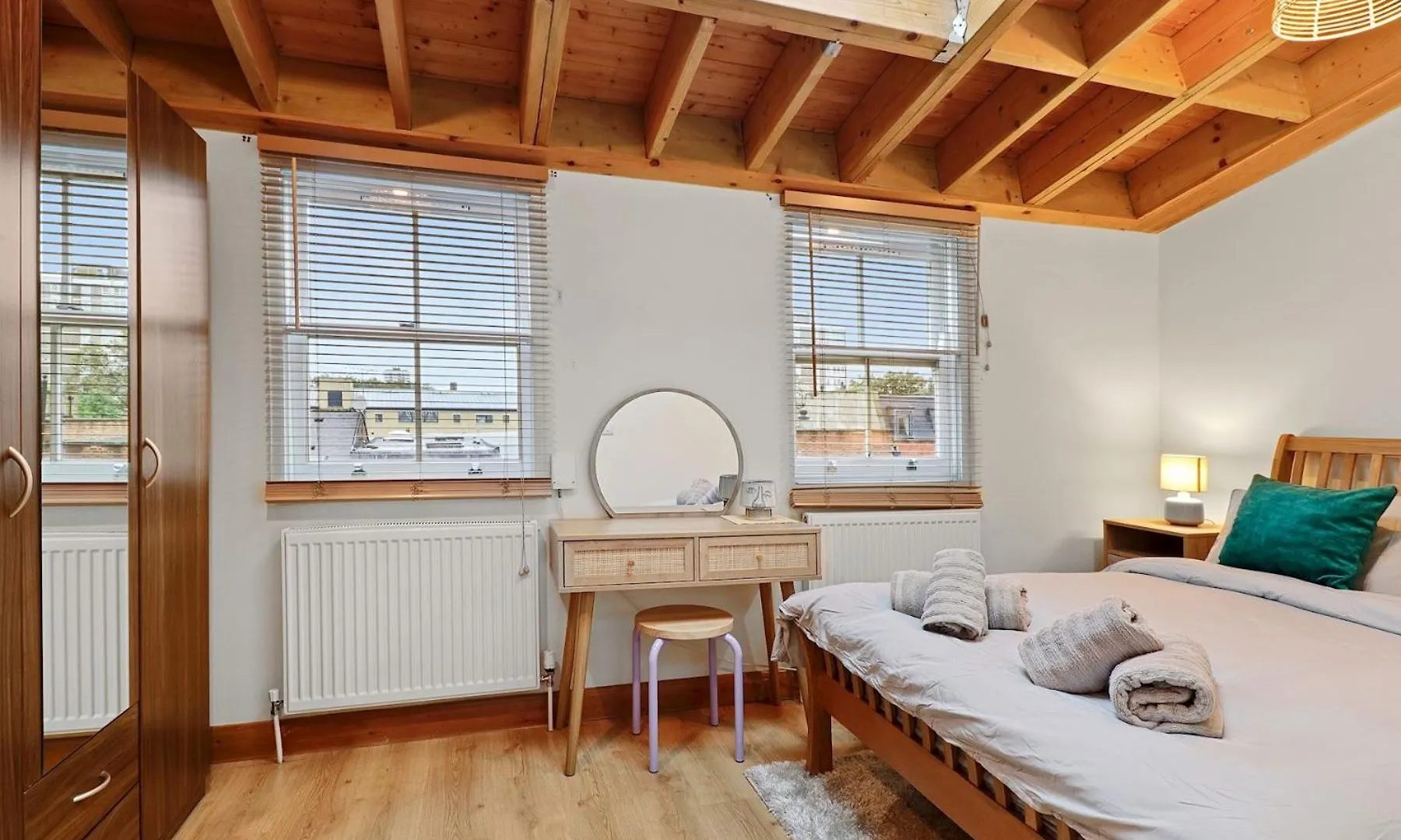 The Hoxton Loft - Top Floor Shoreditch Apartment London