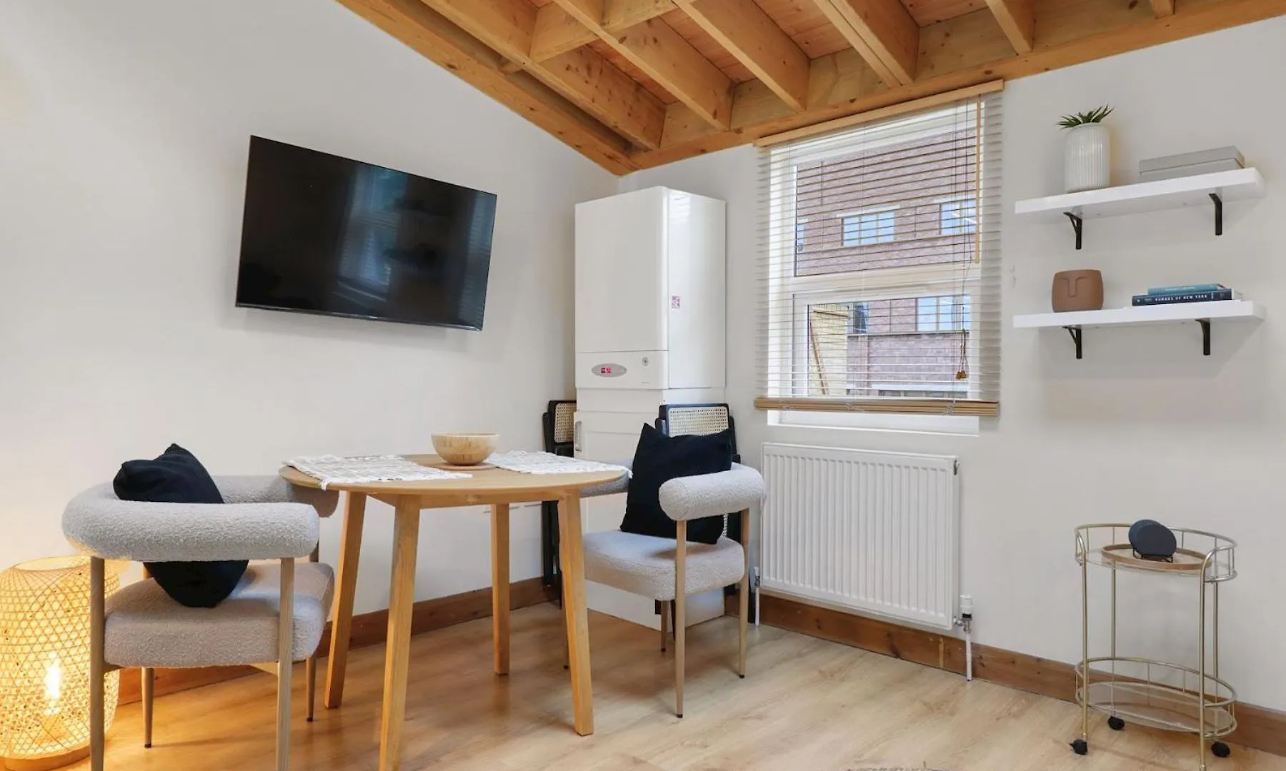The Hoxton Loft - Top Floor Shoreditch Apartment London